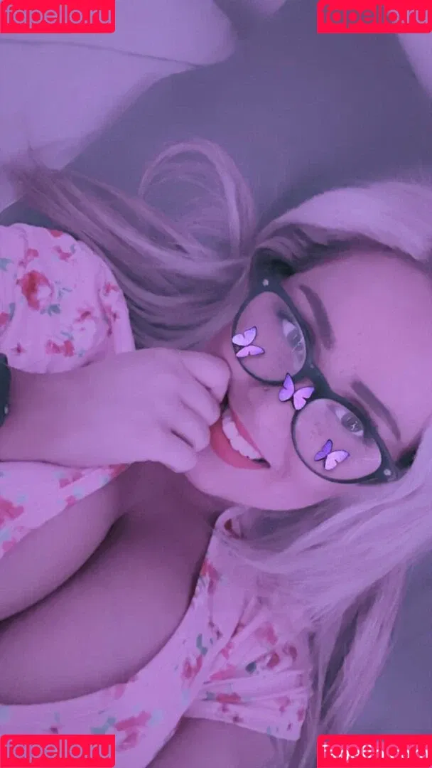 Lilly Alcorn Onlyfans Photo Gallery 