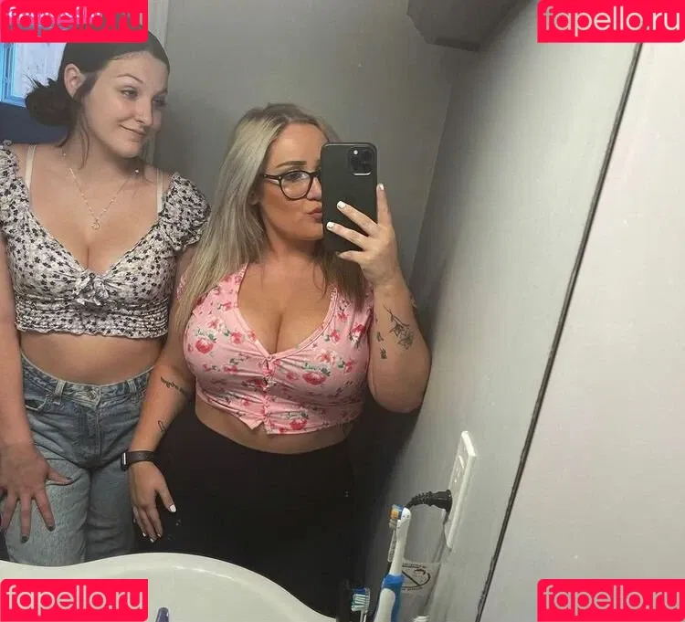 Lilly Alcorn Onlyfans Photo Gallery 
