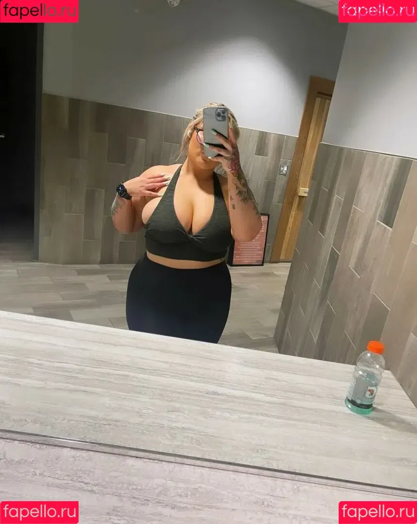 Lilly Alcorn Onlyfans Photo Gallery 