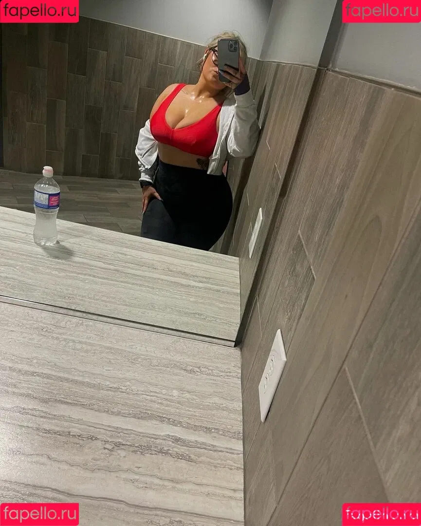 Lilly Alcorn Onlyfans Photo Gallery 