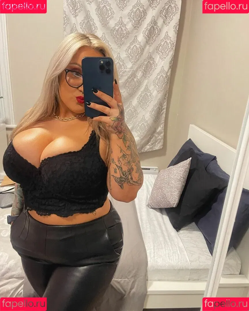 Lilly Alcorn Onlyfans Photo Gallery 