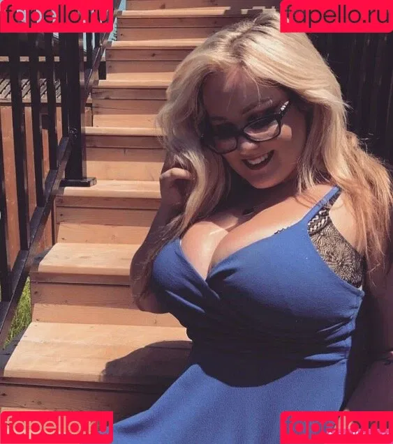 Lilly Alcorn Onlyfans Photo Gallery 