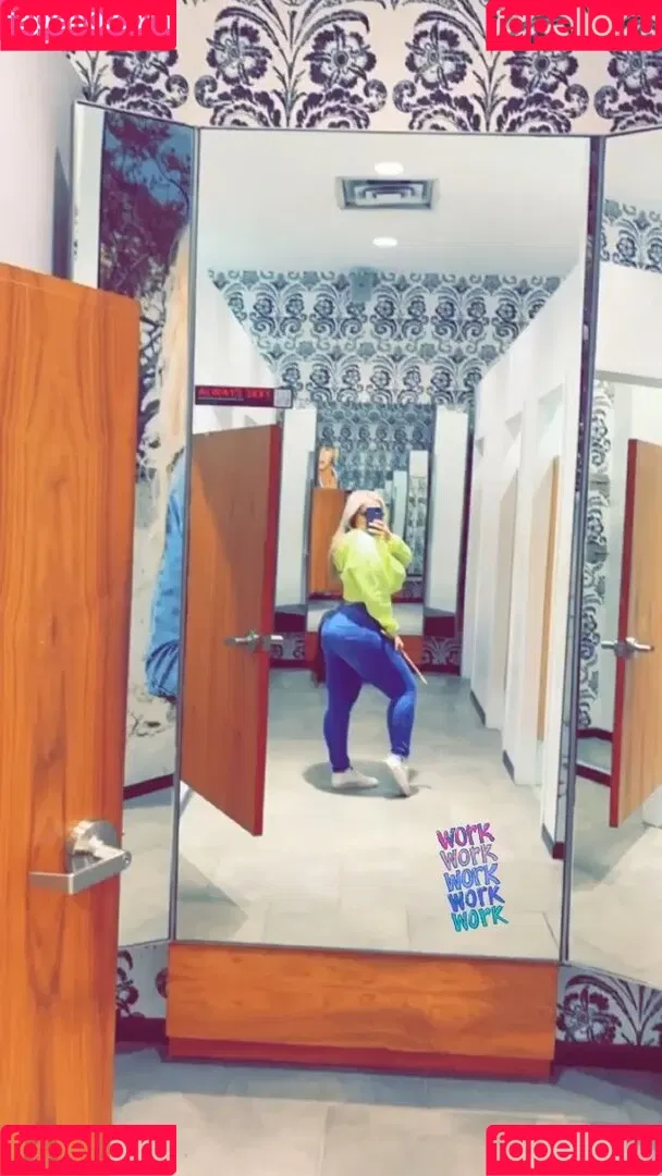 Lilly Alcorn Onlyfans Photo Gallery 