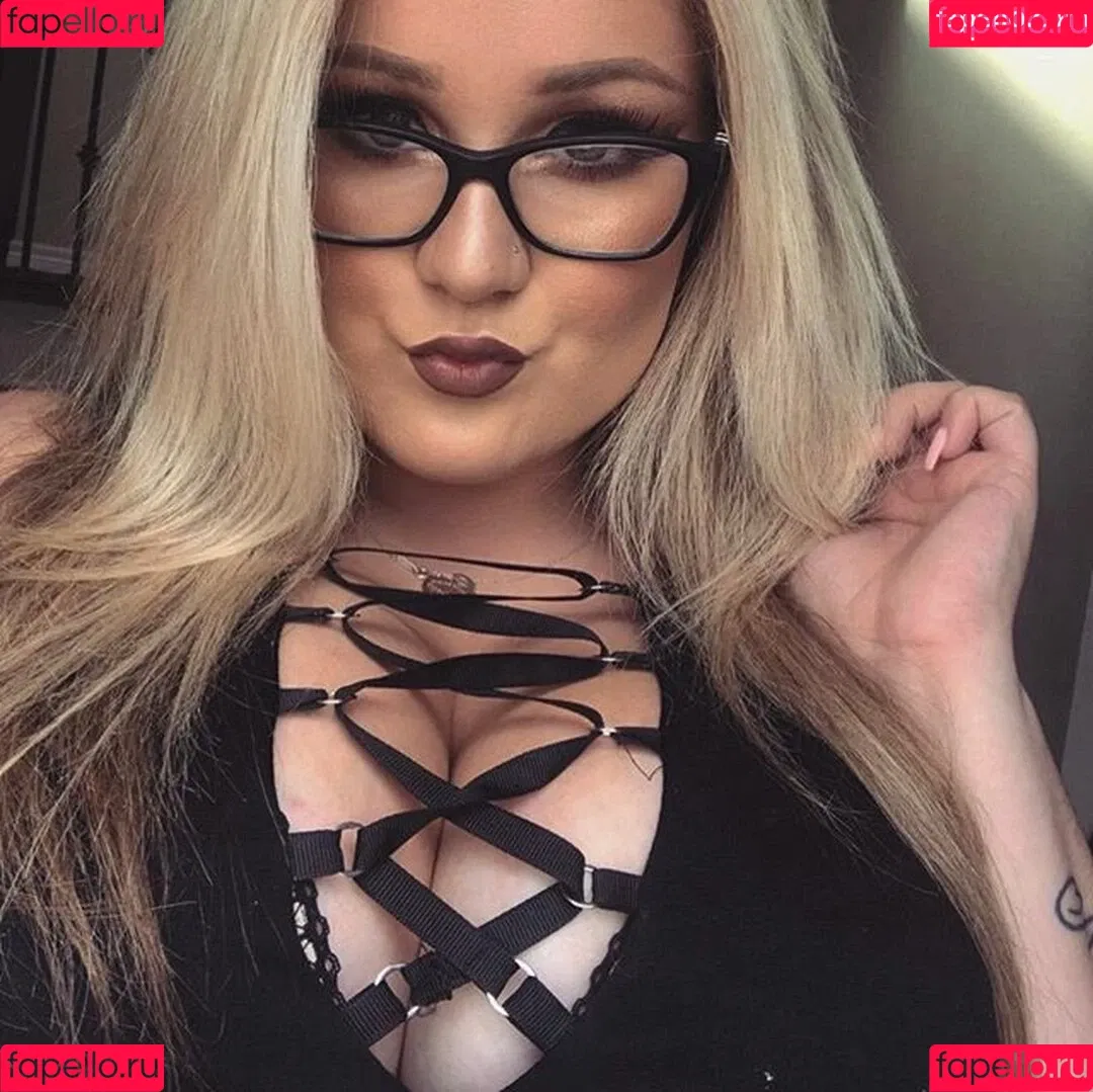 Lilly Alcorn Onlyfans Photo Gallery 