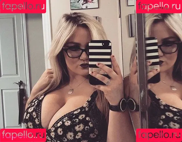 Lilly Alcorn Onlyfans Photo Gallery 