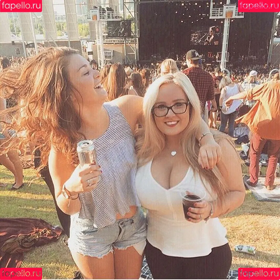 Lilly Alcorn Onlyfans Photo Gallery 