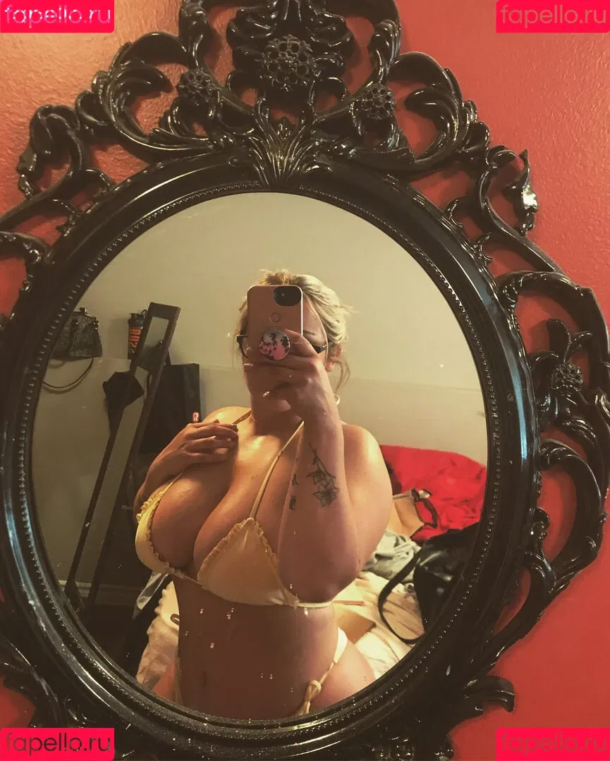 Lilly Alcorn Onlyfans Photo Gallery 
