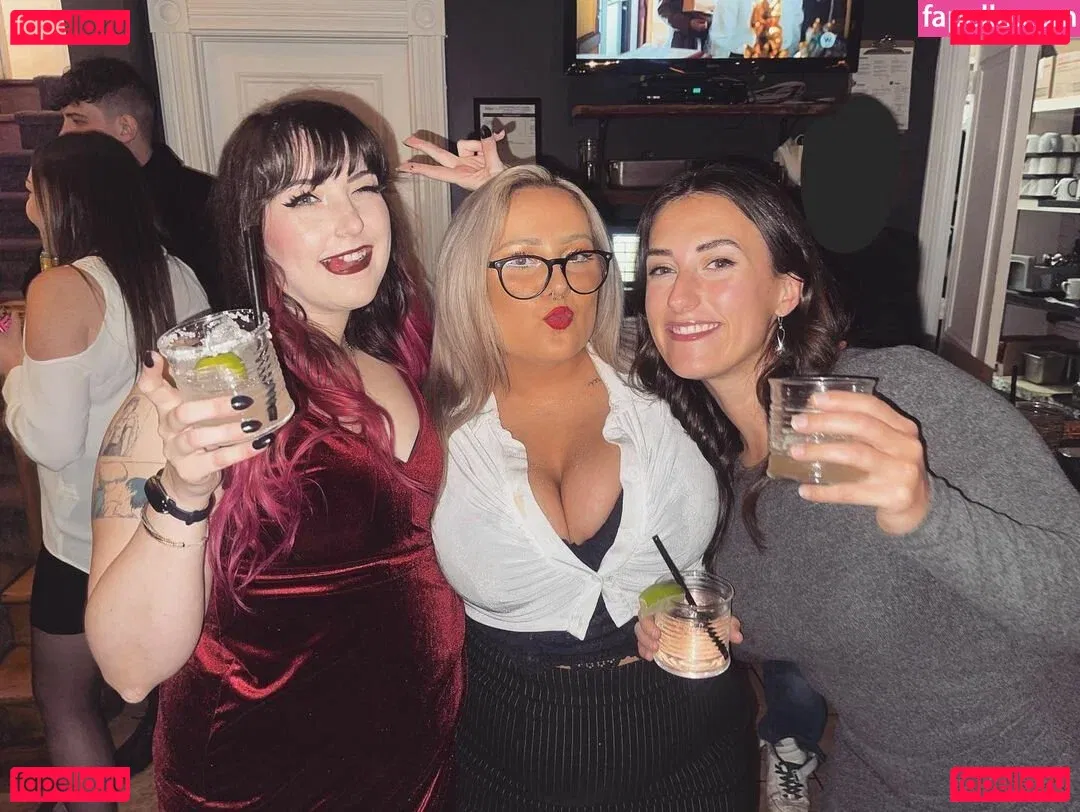 Lilly Alcorn Onlyfans Photo Gallery 