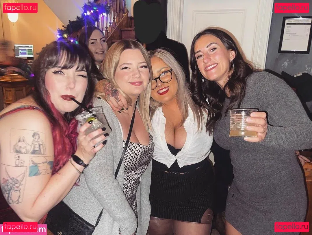 Lilly Alcorn Onlyfans Photo Gallery 