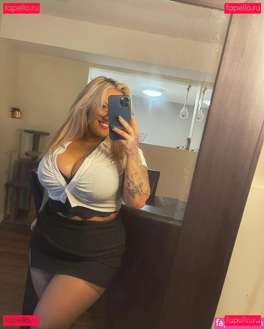 Lilly Alcorn Onlyfans Photo Gallery 