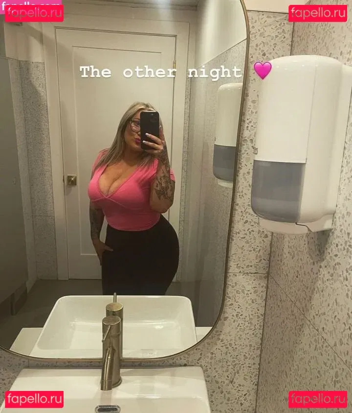 Lilly Alcorn Onlyfans Photo Gallery 