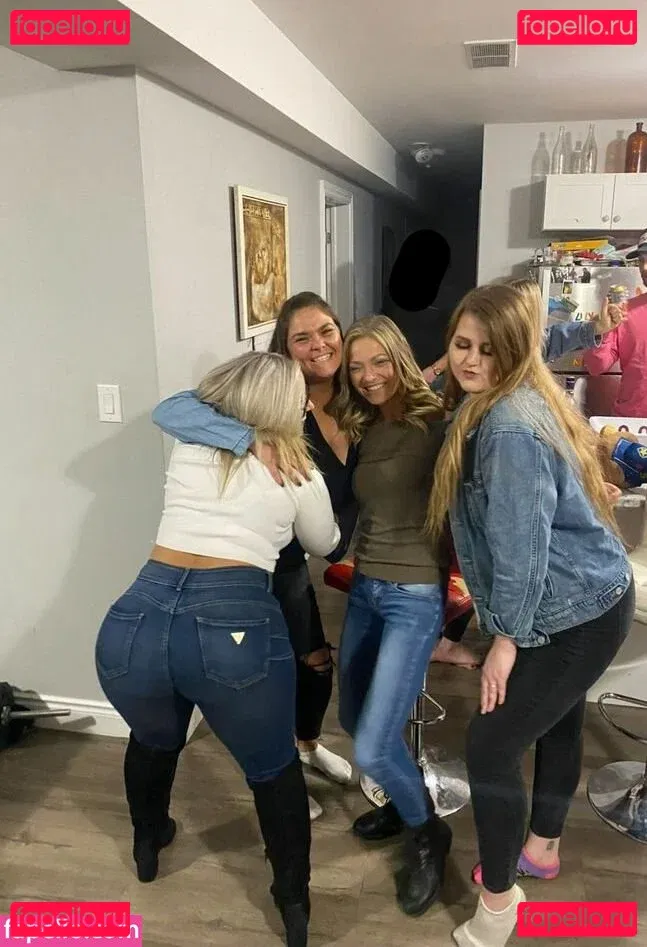 Lilly Alcorn Onlyfans Photo Gallery 