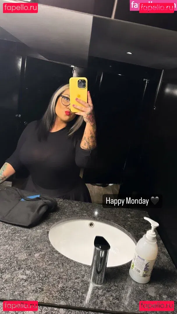 Lilly Alcorn Onlyfans Photo Gallery 