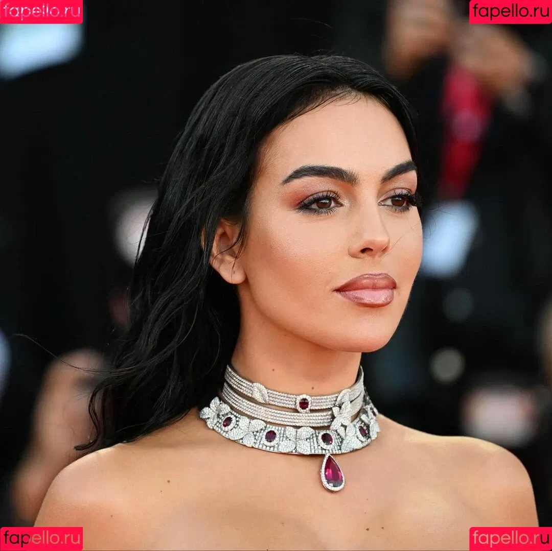 Georgina Rodriguez Onlyfans Photo Gallery 