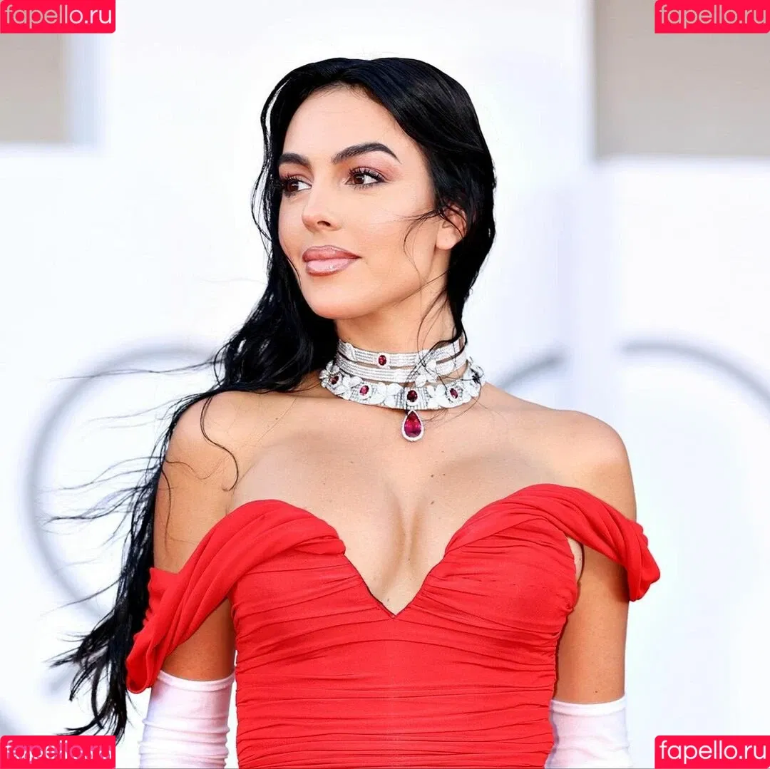 Georgina Rodriguez Onlyfans Photo Gallery 