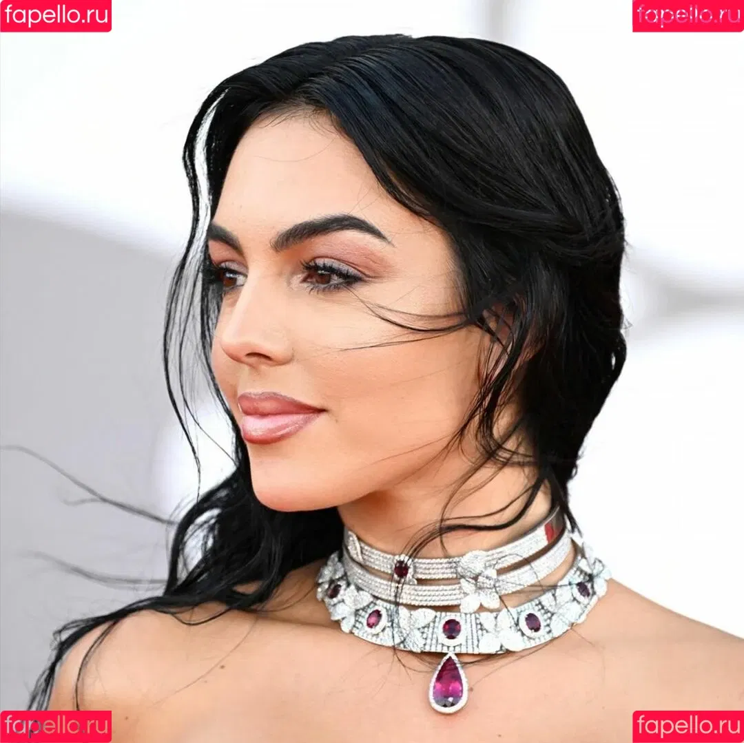 Georgina Rodriguez Onlyfans Photo Gallery 