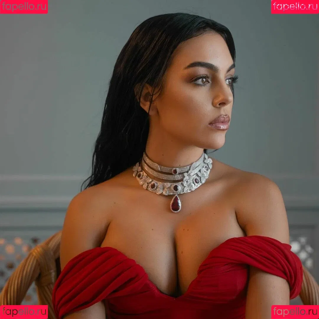 Georgina Rodriguez Onlyfans Photo Gallery 