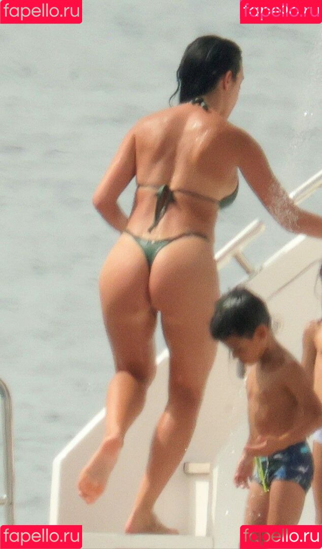 Georgina Rodriguez Onlyfans Photo Gallery 