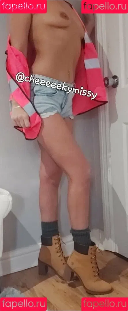 littlemisslouj Onlyfans Photo Gallery 