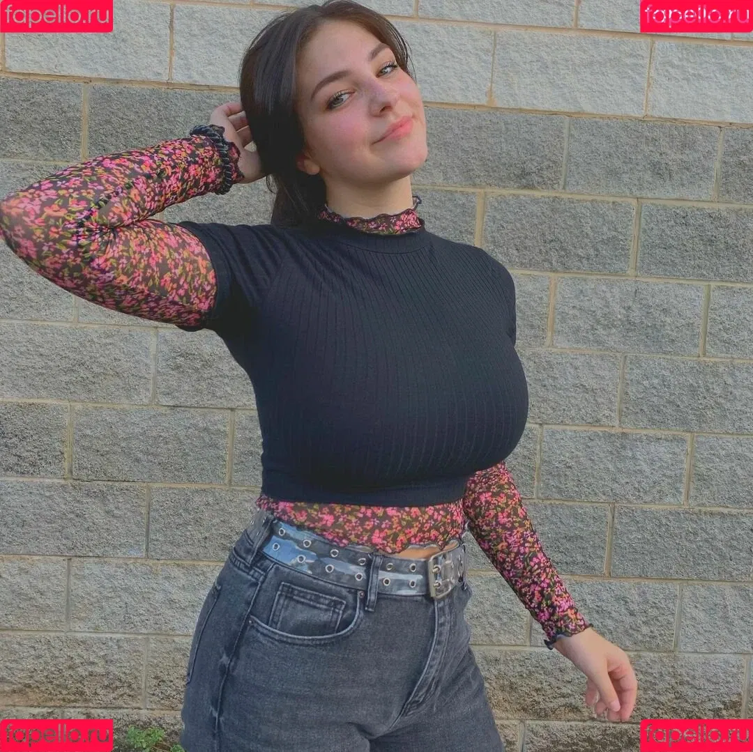 Sarah Lynne Marie Onlyfans Photo Gallery 
