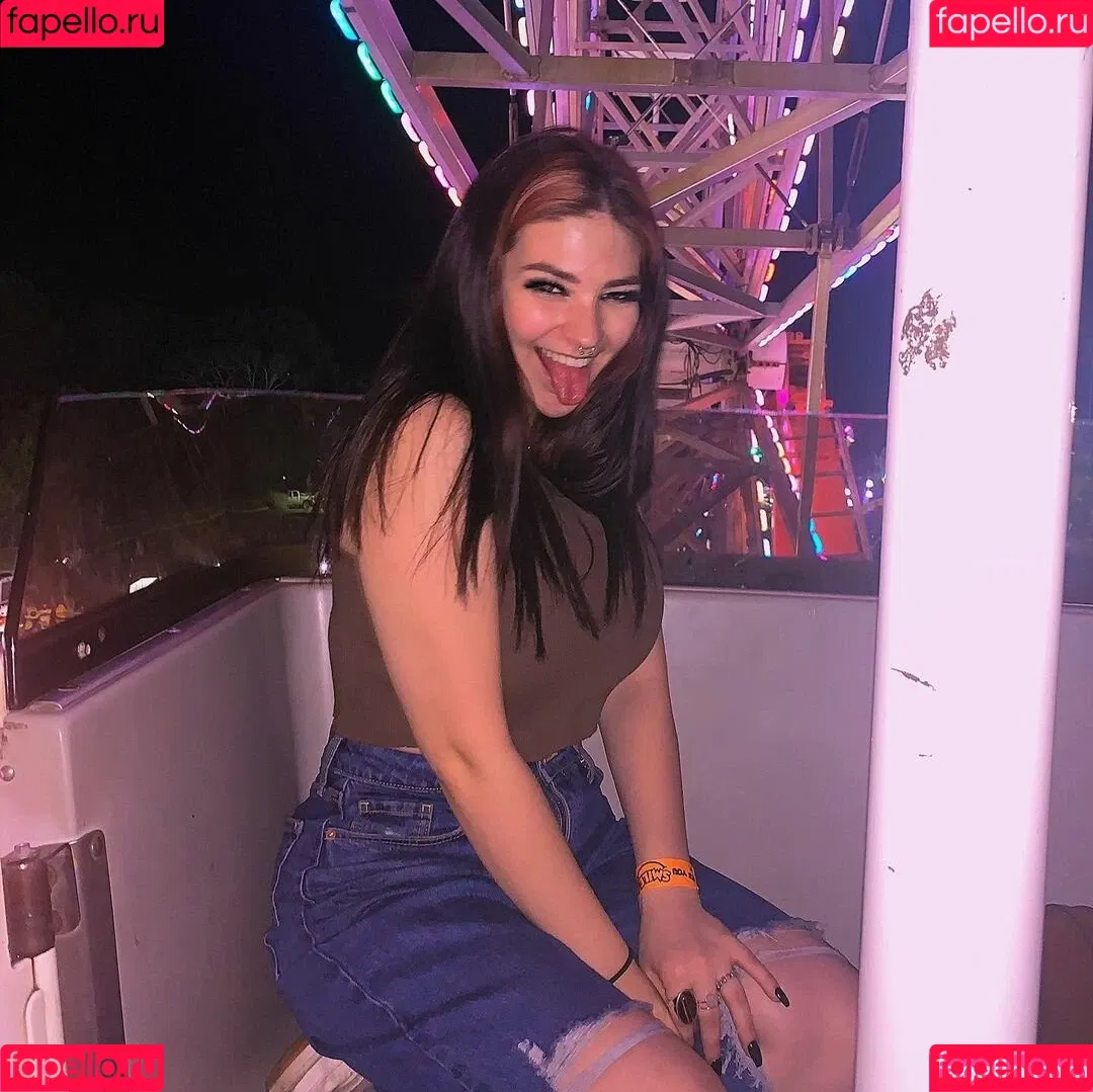 Sarah Lynne Marie Onlyfans Photo Gallery 