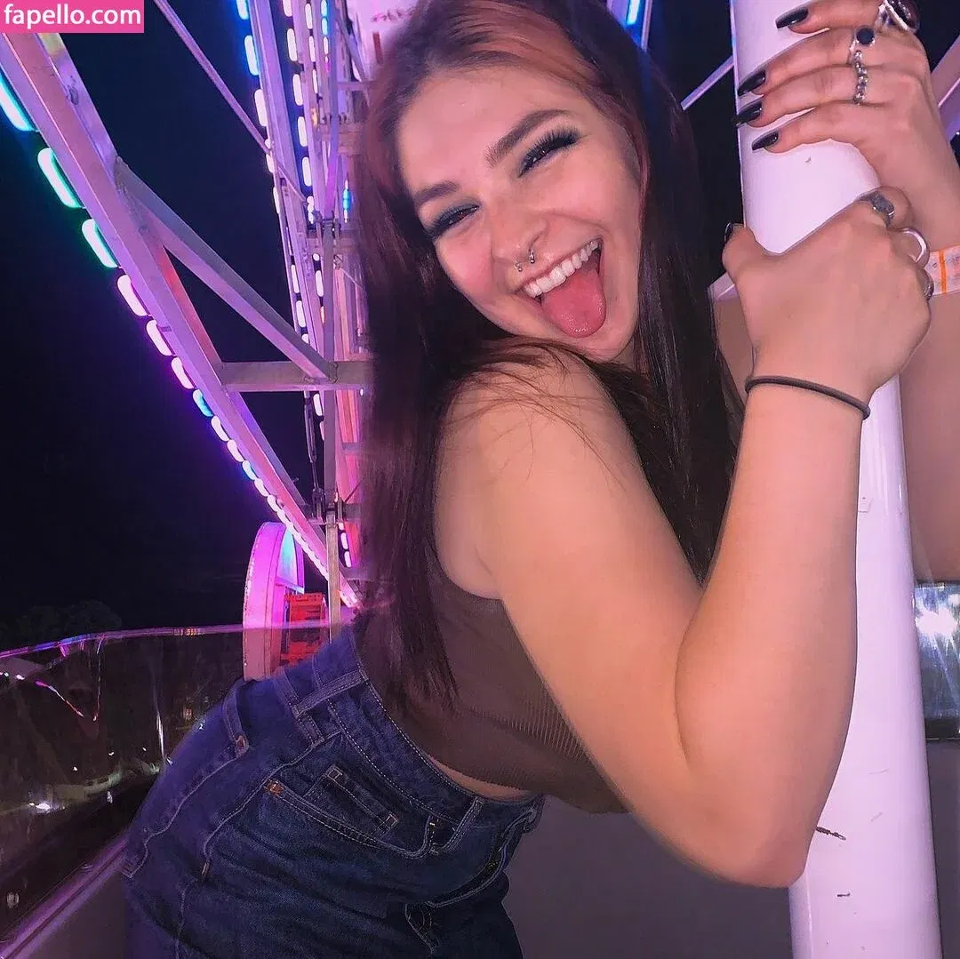 Sarah Lynne Marie Onlyfans Photo Gallery 