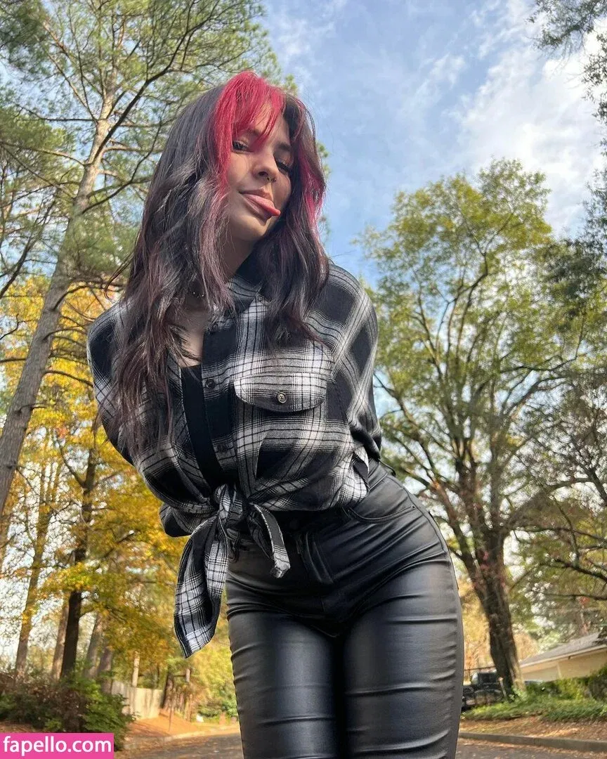 Sarah Lynne Marie Onlyfans Photo Gallery 