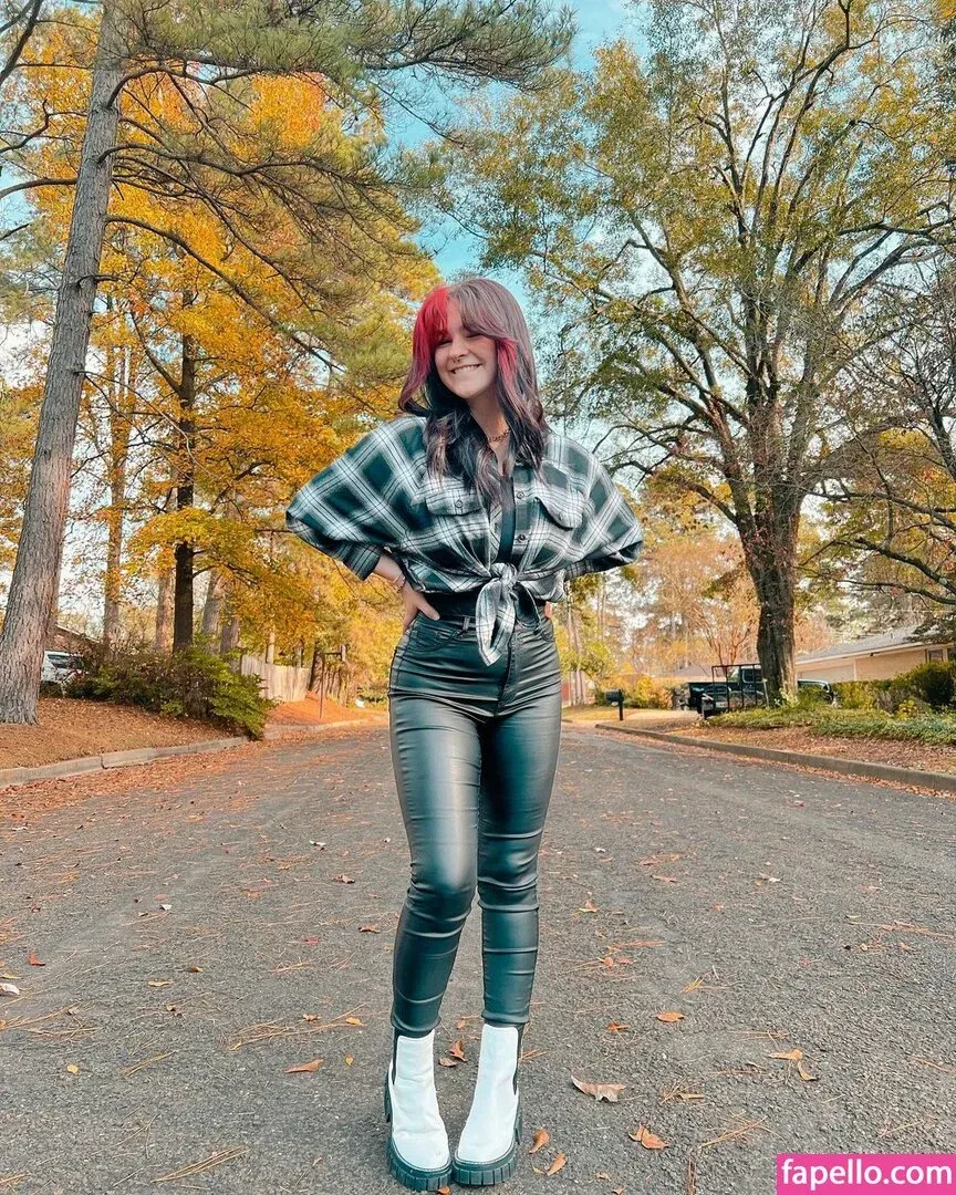 Sarah Lynne Marie Onlyfans Photo Gallery 