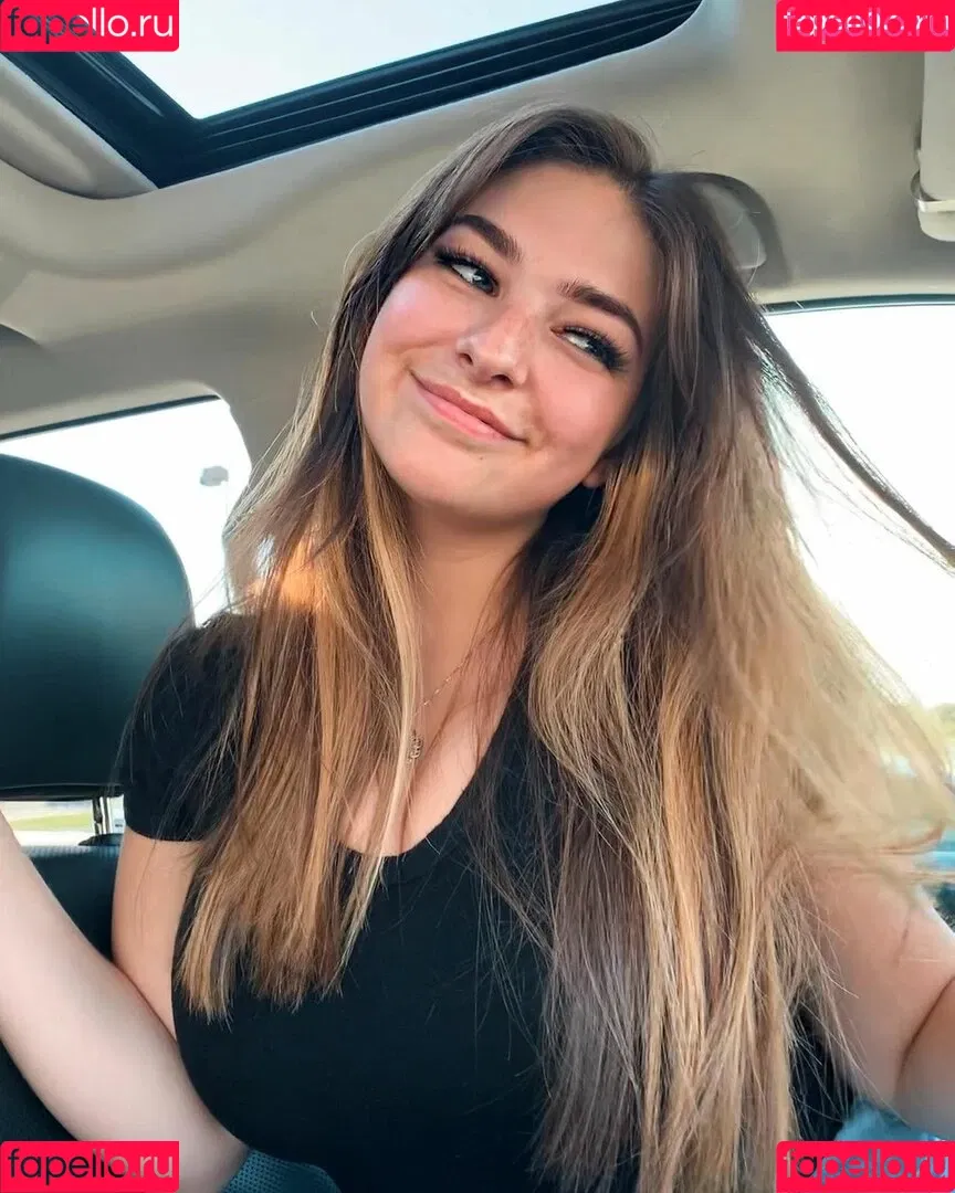 Sarah Lynne Marie Onlyfans Photo Gallery 