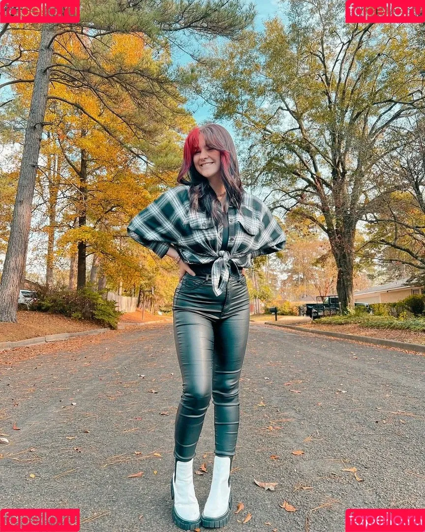 Sarah Lynne Marie Onlyfans Photo Gallery 