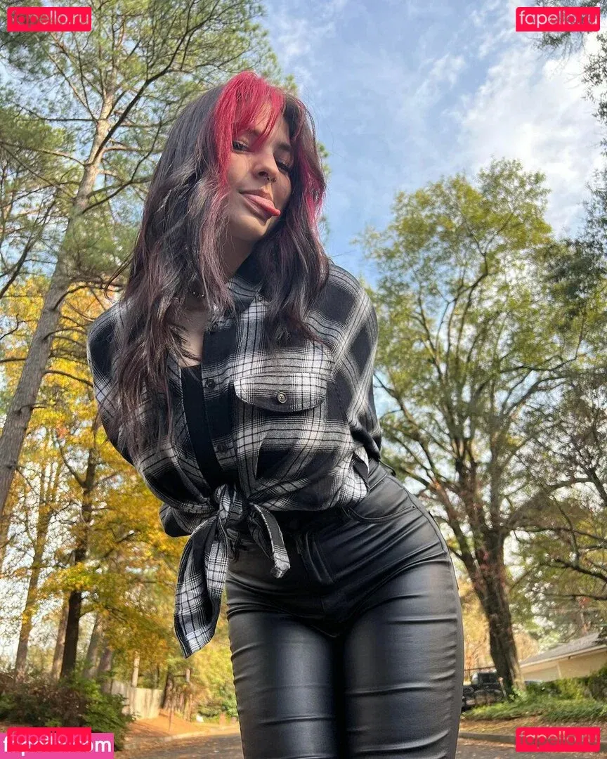 Sarah Lynne Marie Onlyfans Photo Gallery 