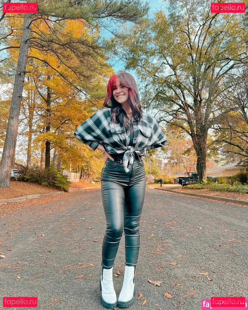 Sarah Lynne Marie Onlyfans Photo Gallery 