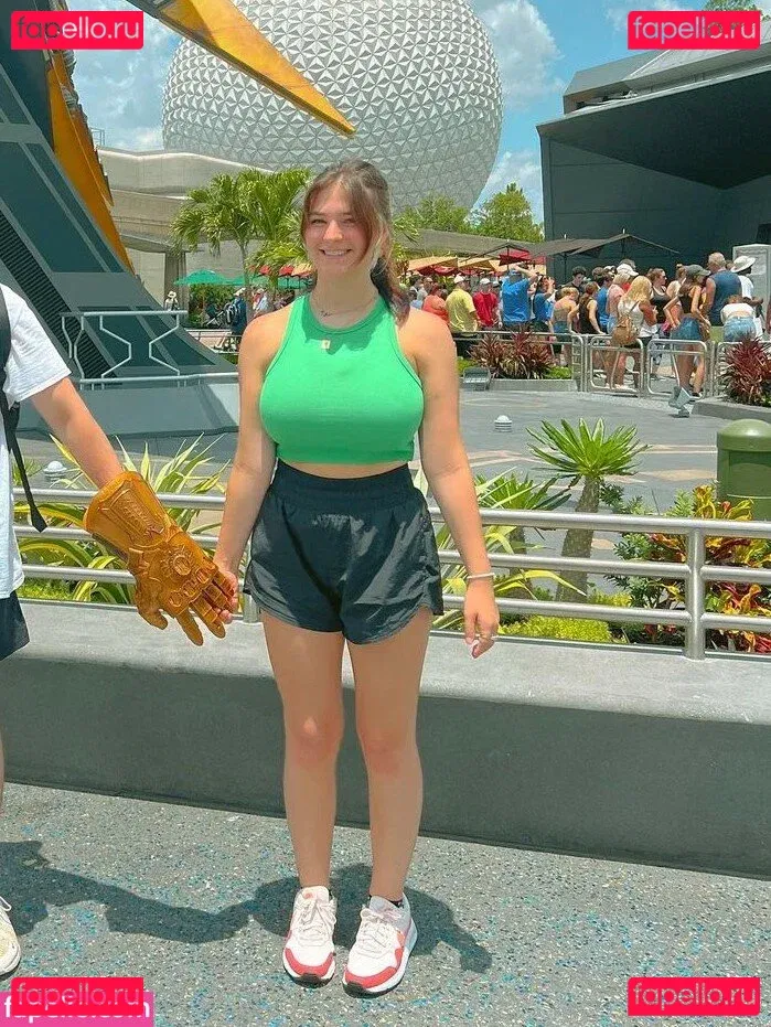 Sarah Lynne Marie Onlyfans Photo Gallery 