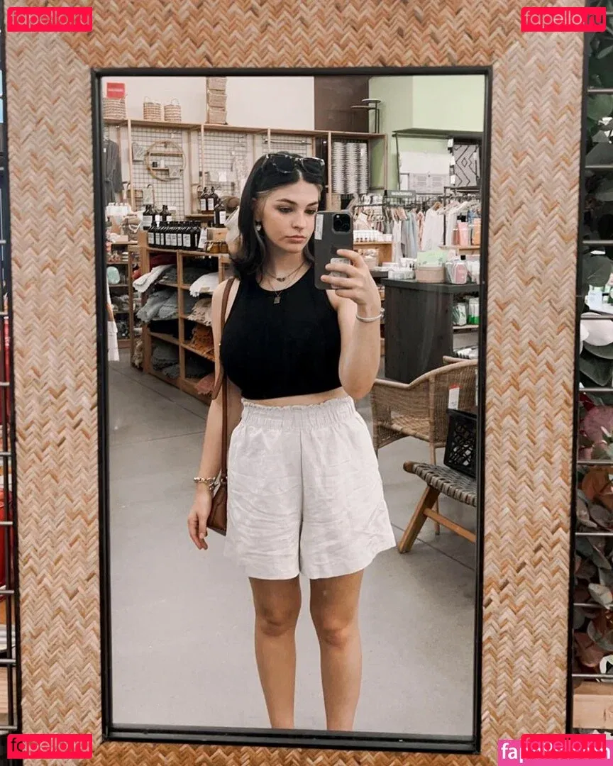 Sarah Lynne Marie Onlyfans Photo Gallery 