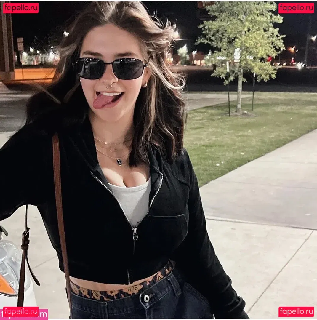 Sarah Lynne Marie Onlyfans Photo Gallery 