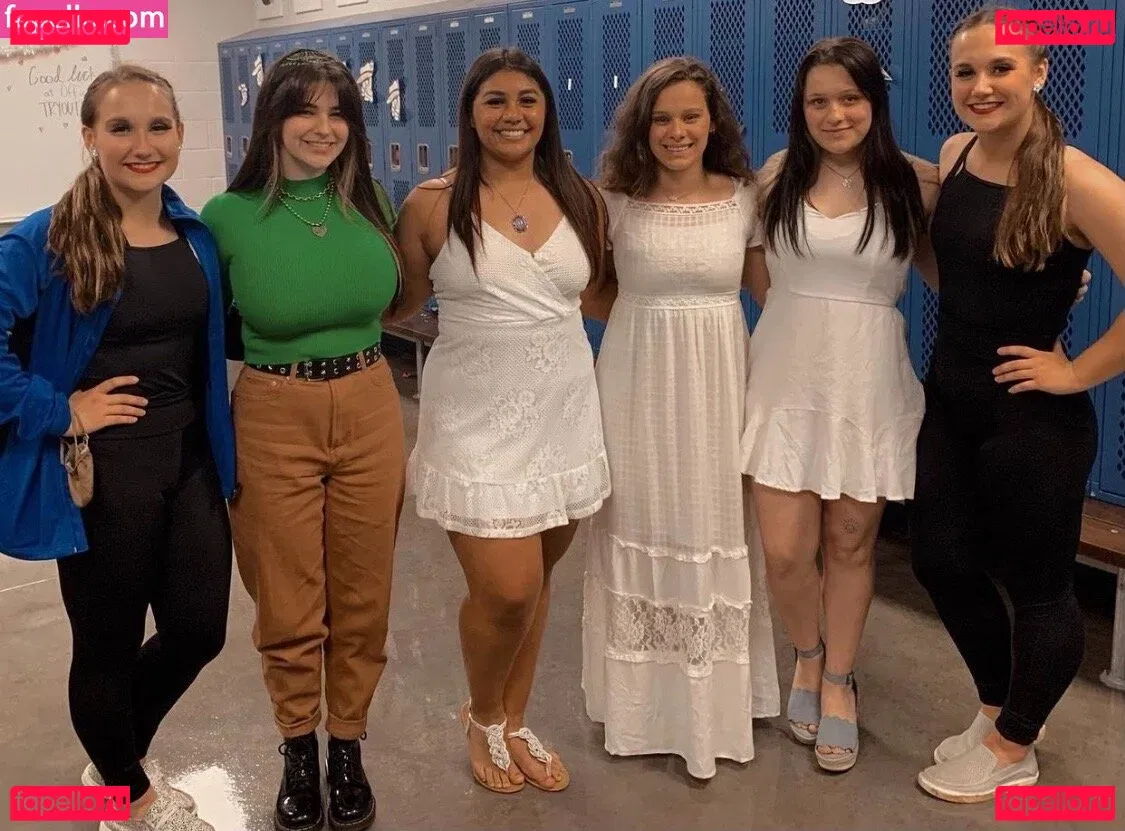 Sarah Lynne Marie Onlyfans Photo Gallery 