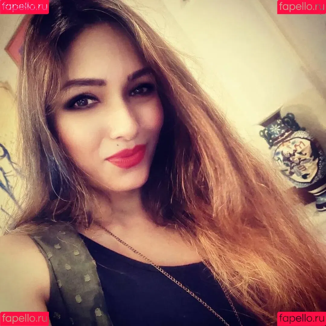 Zoya Rathore Onlyfans Photo Gallery 