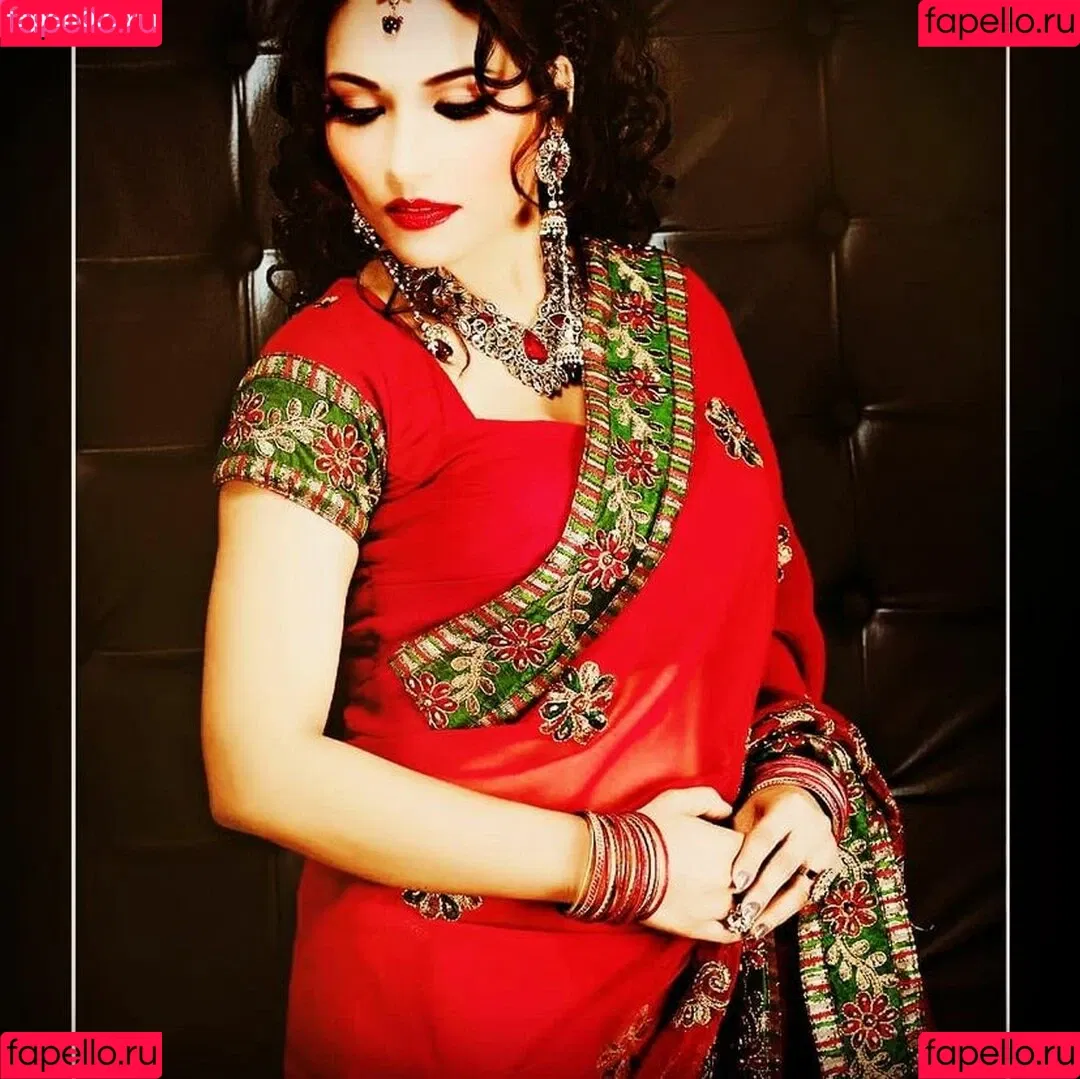 Zoya Rathore Onlyfans Photo Gallery 