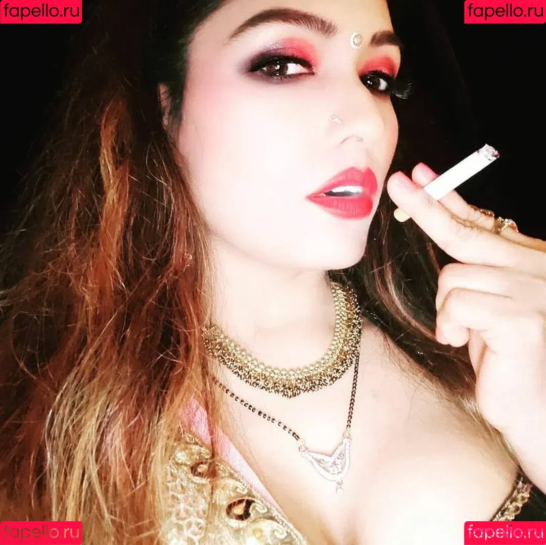 Zoya Rathore Onlyfans Photo Gallery 