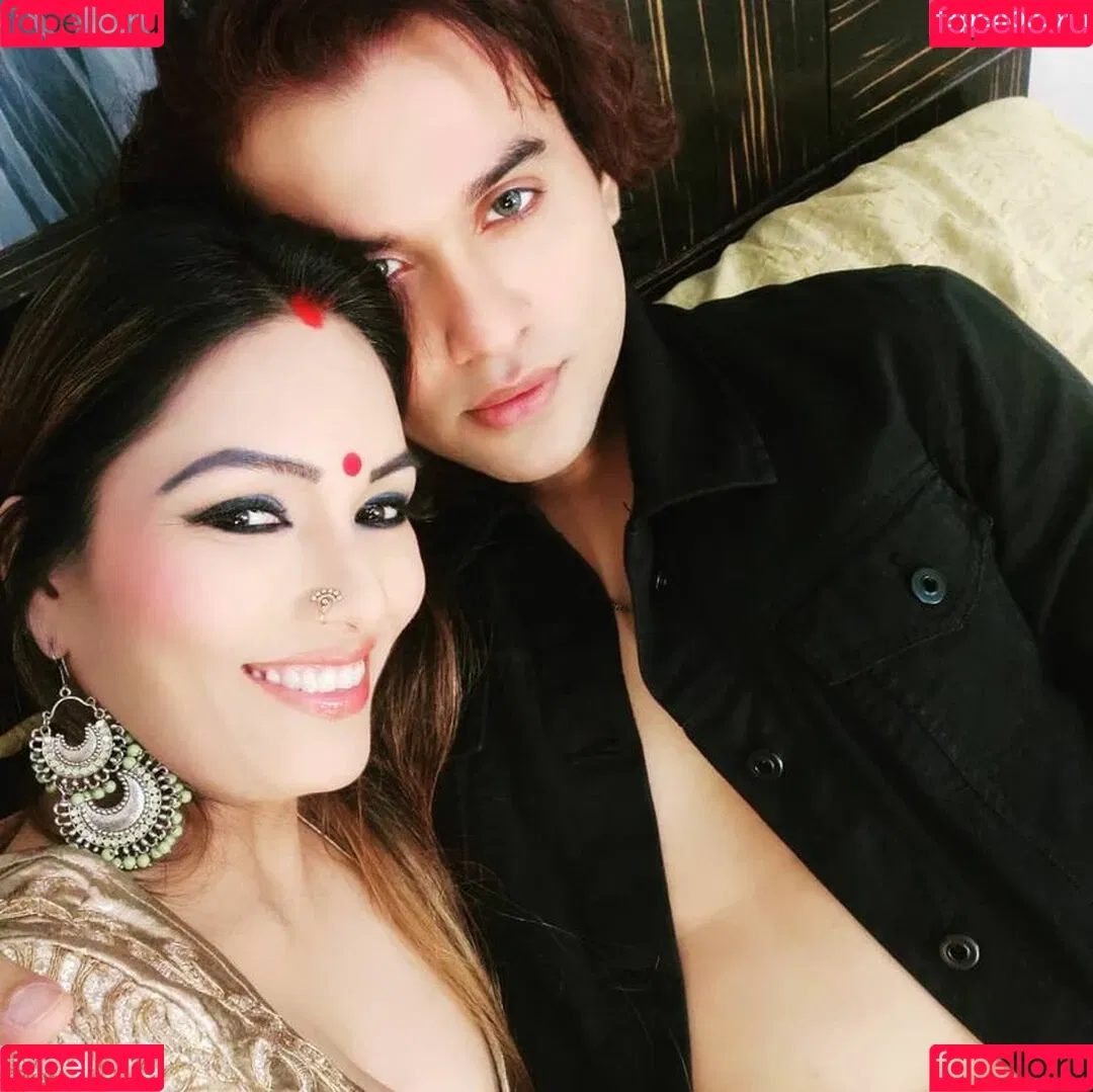 Zoya Rathore Onlyfans Photo Gallery 