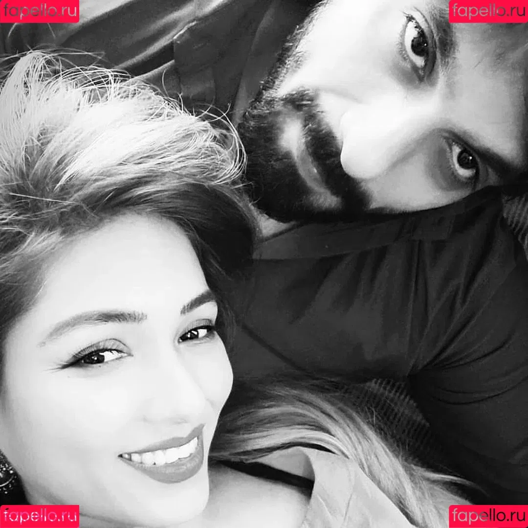 Zoya Rathore Onlyfans Photo Gallery 