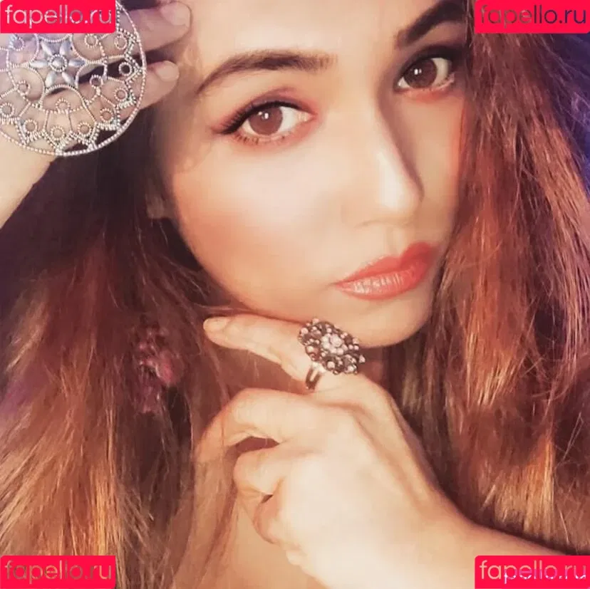 Zoya Rathore Onlyfans Photo Gallery 