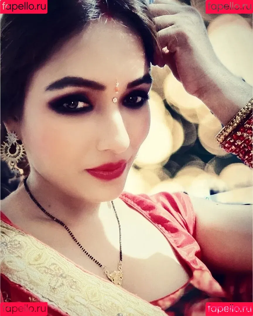 Zoya Rathore Onlyfans Photo Gallery 