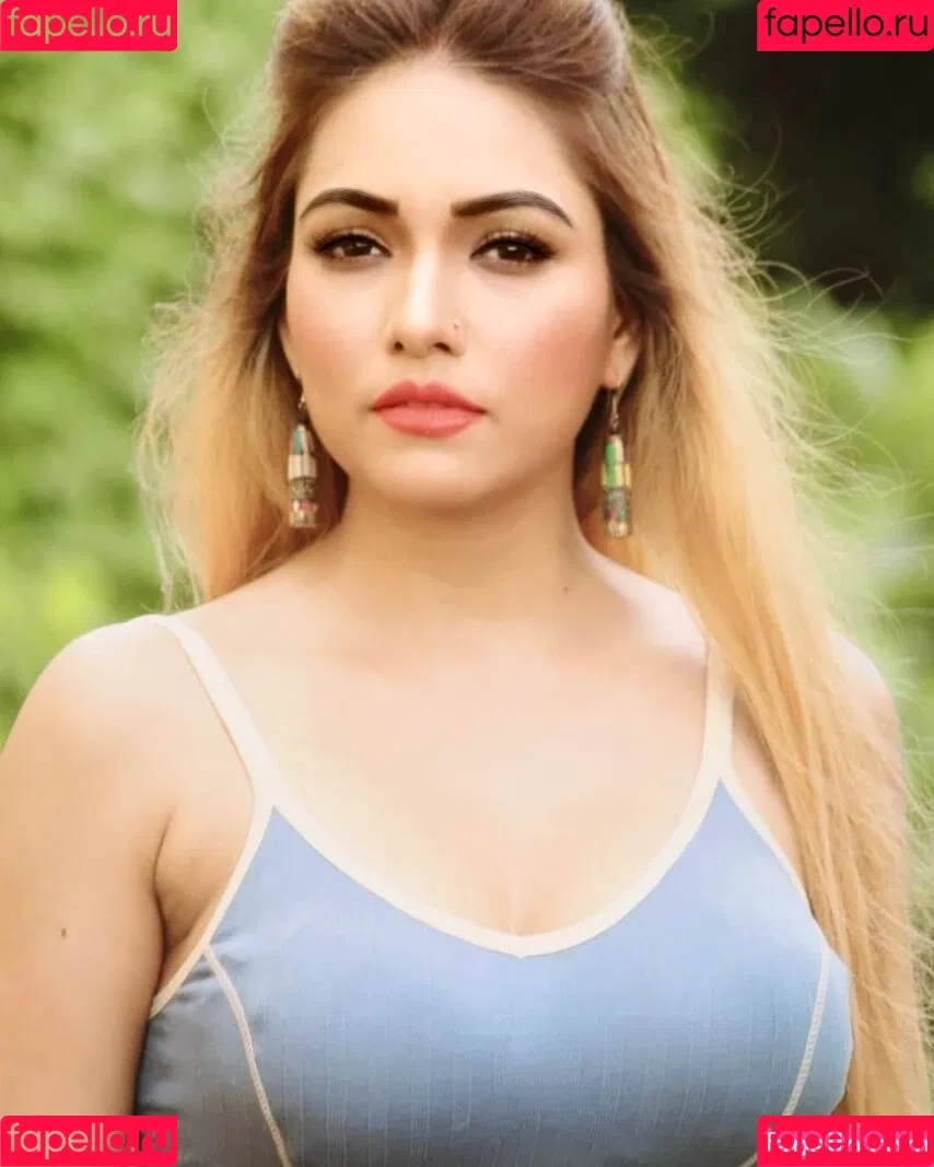 Zoya Rathore Onlyfans Photo Gallery 
