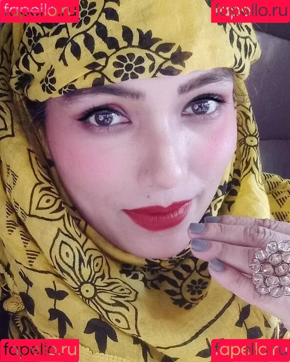 Zoya Rathore Onlyfans Photo Gallery 