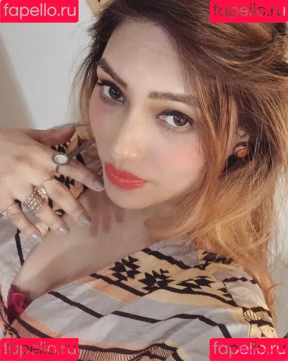Zoya Rathore Onlyfans Photo Gallery 
