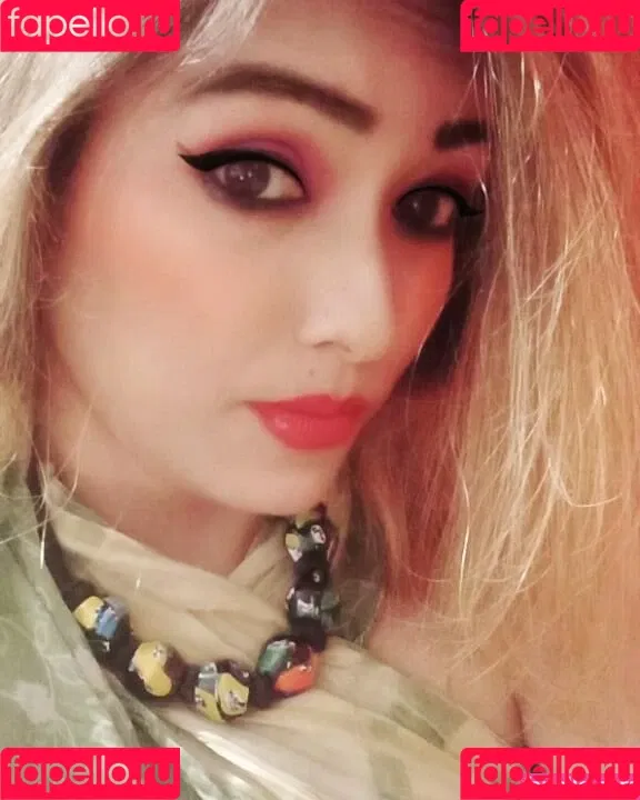 Zoya Rathore Onlyfans Photo Gallery 