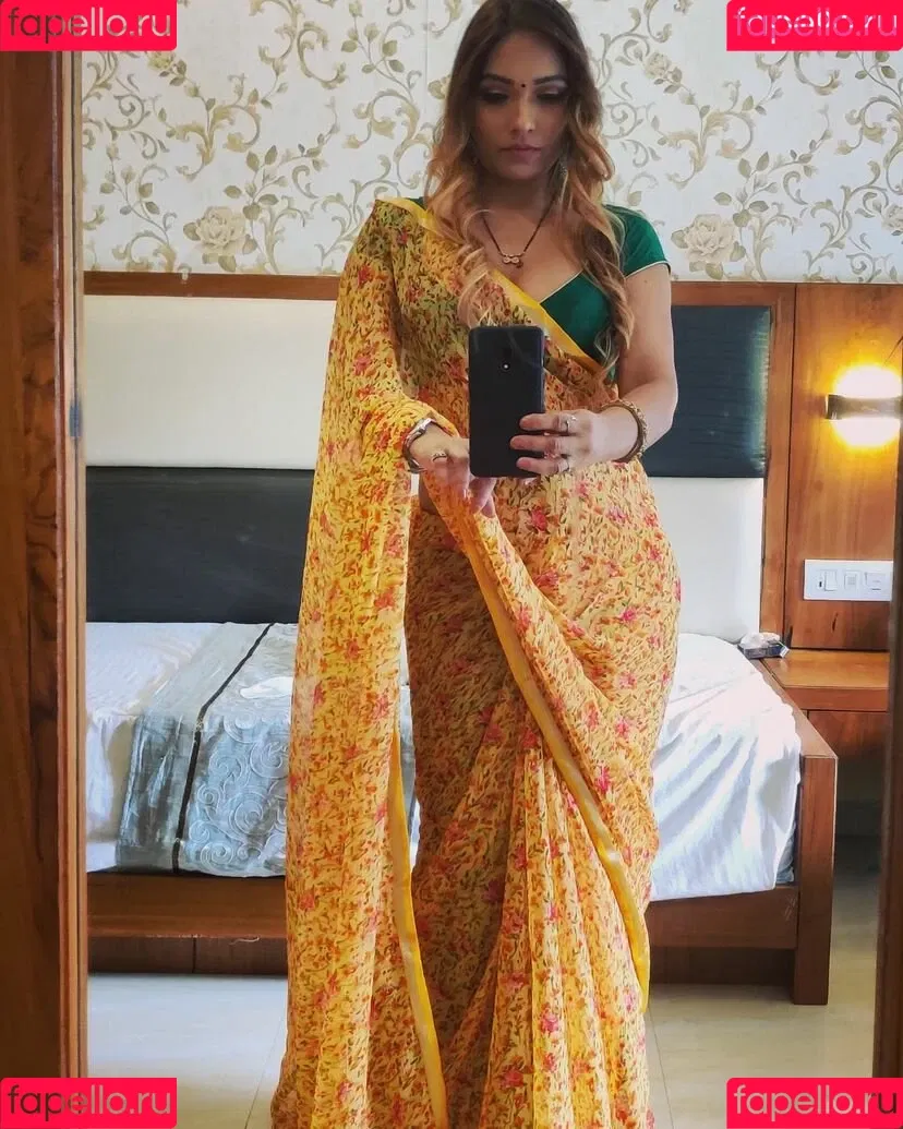 Zoya Rathore Onlyfans Photo Gallery 