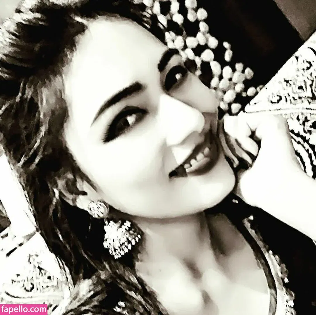 Zoya Rathore Onlyfans Photo Gallery 