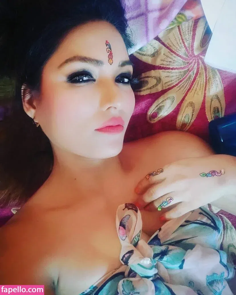 Zoya Rathore Onlyfans Photo Gallery 